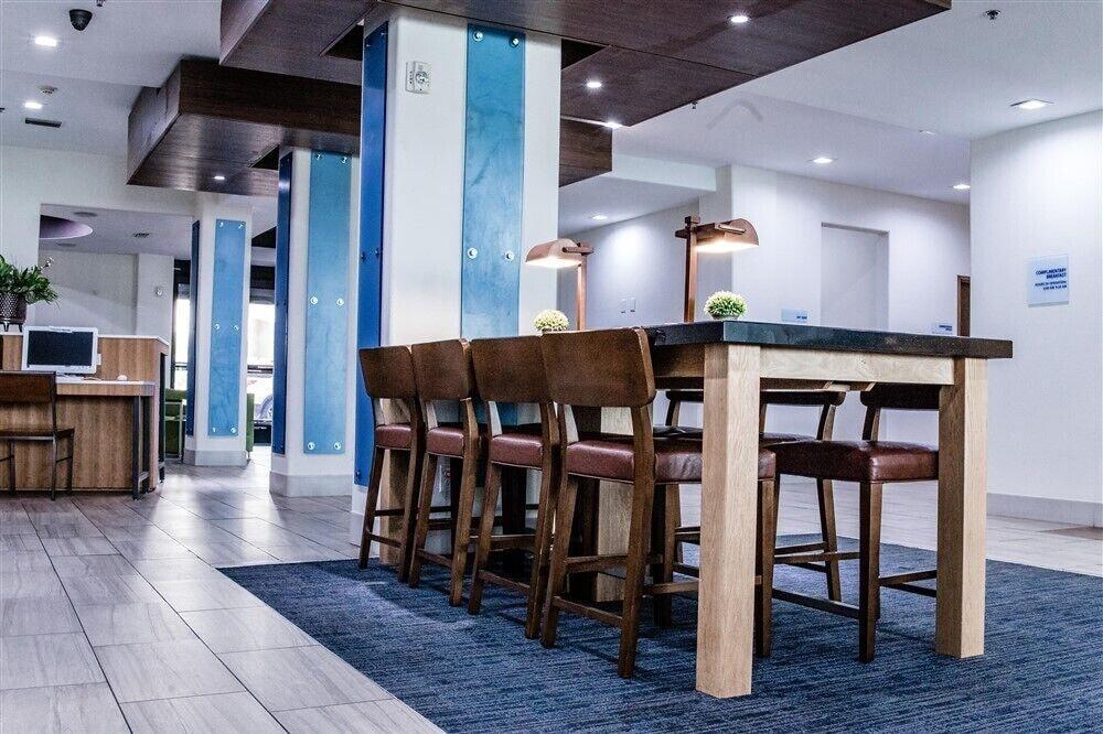 Holiday Inn Express And Suites Beeville By Ihg Zewnętrze zdjęcie