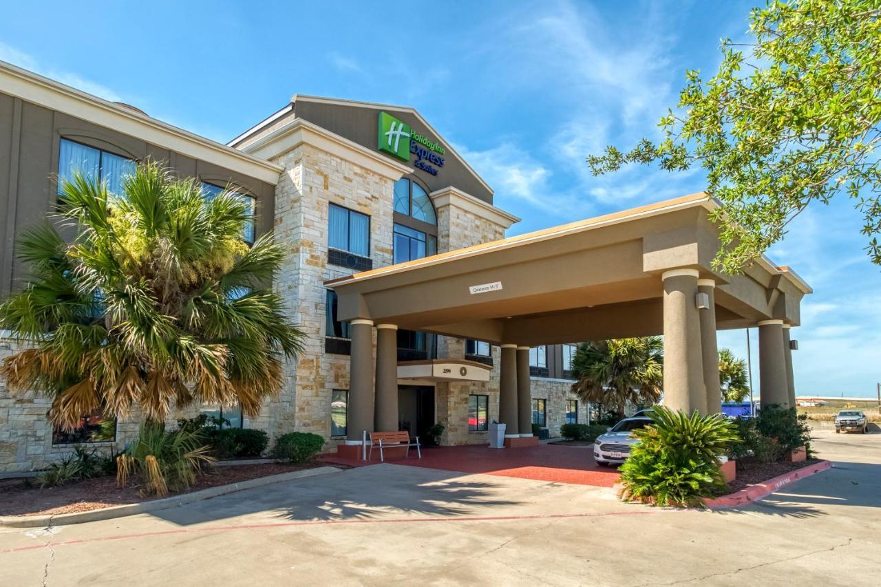 Holiday Inn Express And Suites Beeville By Ihg Zewnętrze zdjęcie