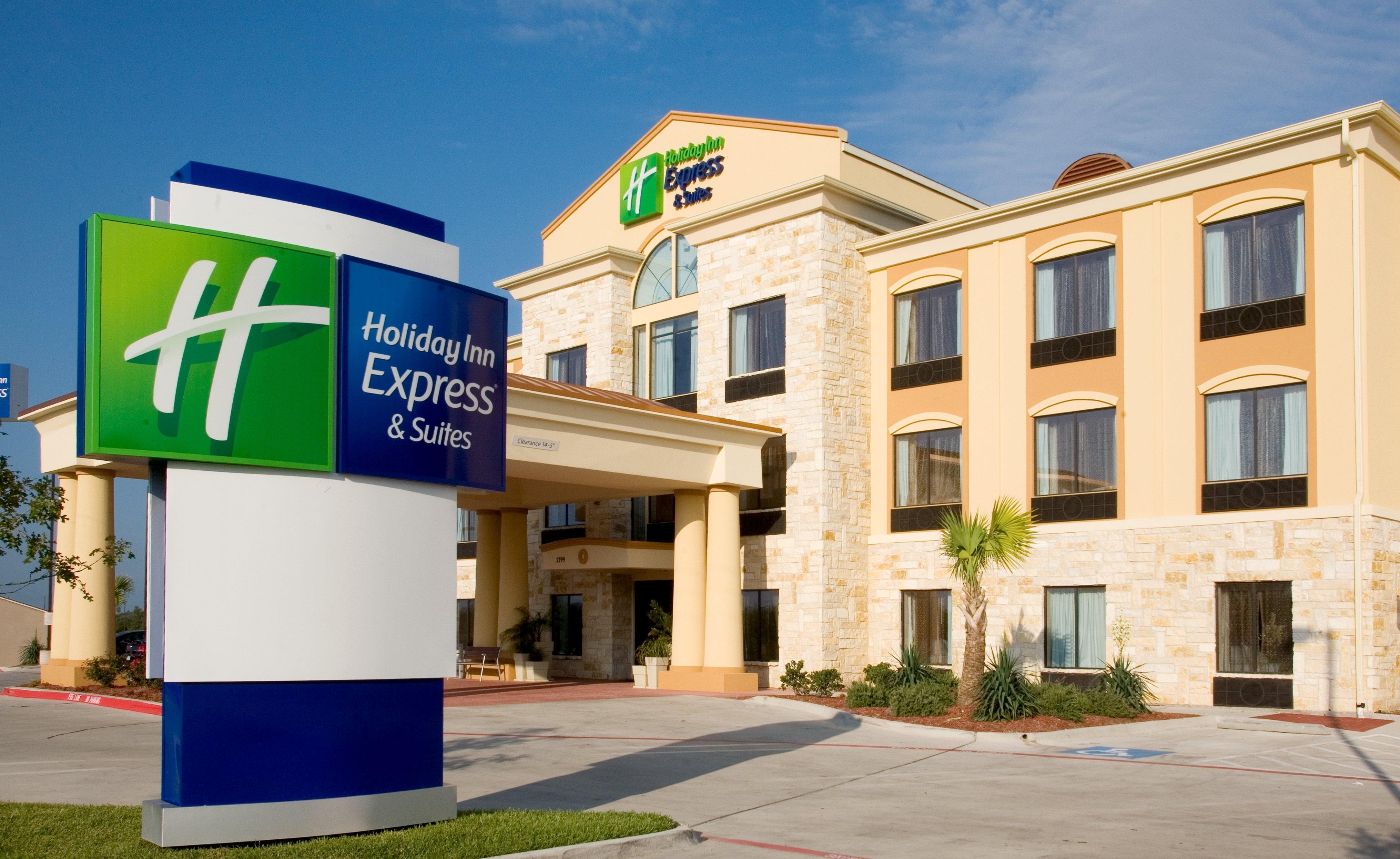 Holiday Inn Express And Suites Beeville By Ihg Zewnętrze zdjęcie