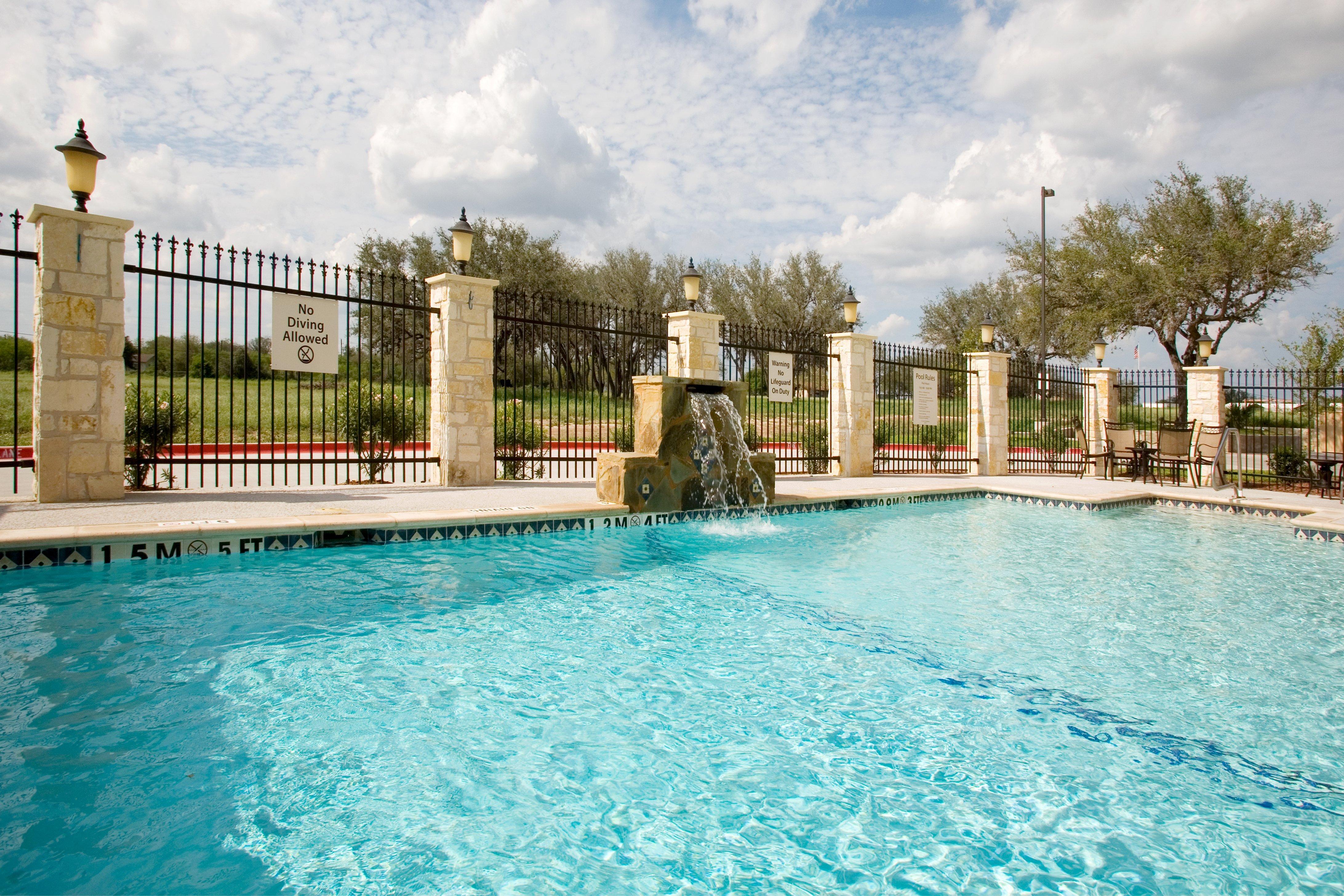 Holiday Inn Express And Suites Beeville By Ihg Zewnętrze zdjęcie