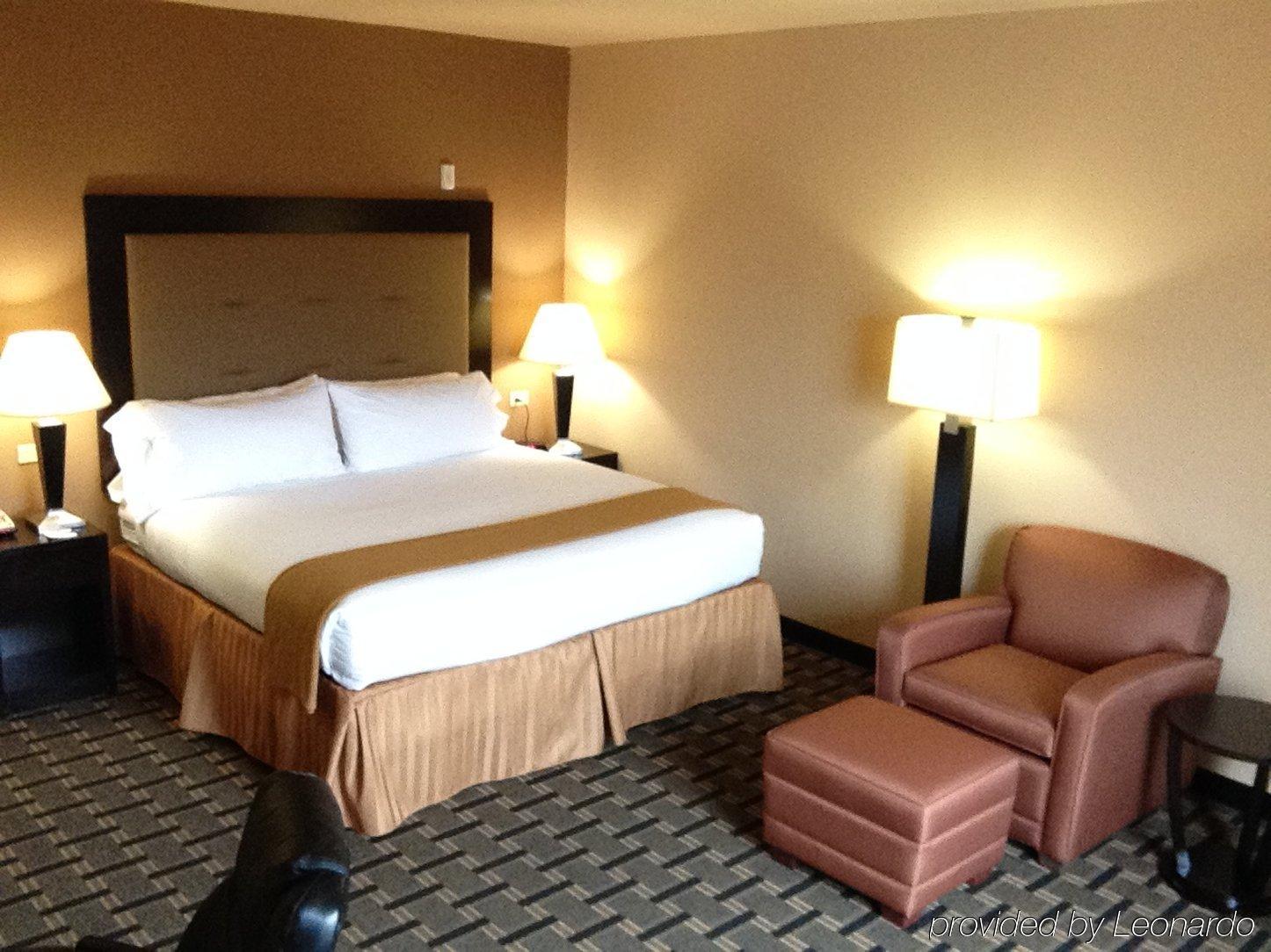 Holiday Inn Express And Suites Beeville By Ihg Zewnętrze zdjęcie